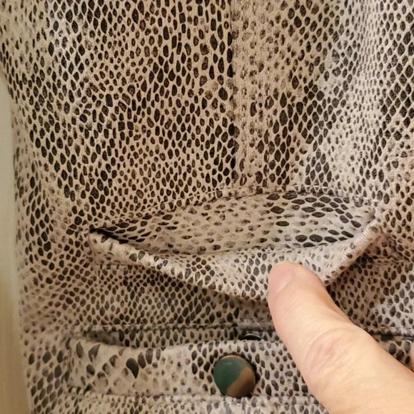 Haute Monde Motorcycle crop Snakeskin jacket - size large. J - Picture 5 of 12